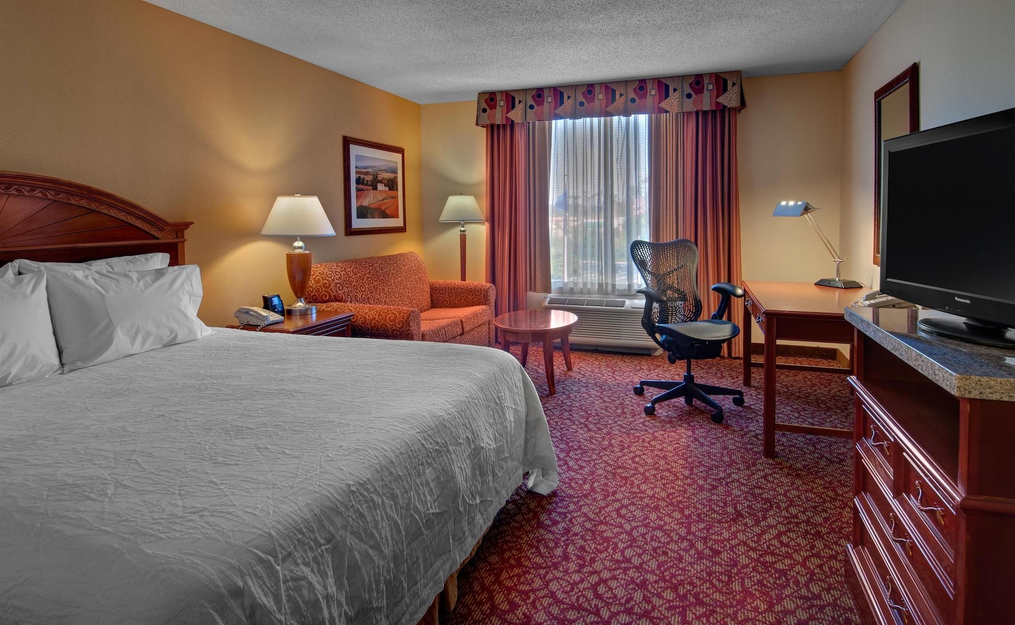 Hilton Garden Inn Newport News Extérieur photo