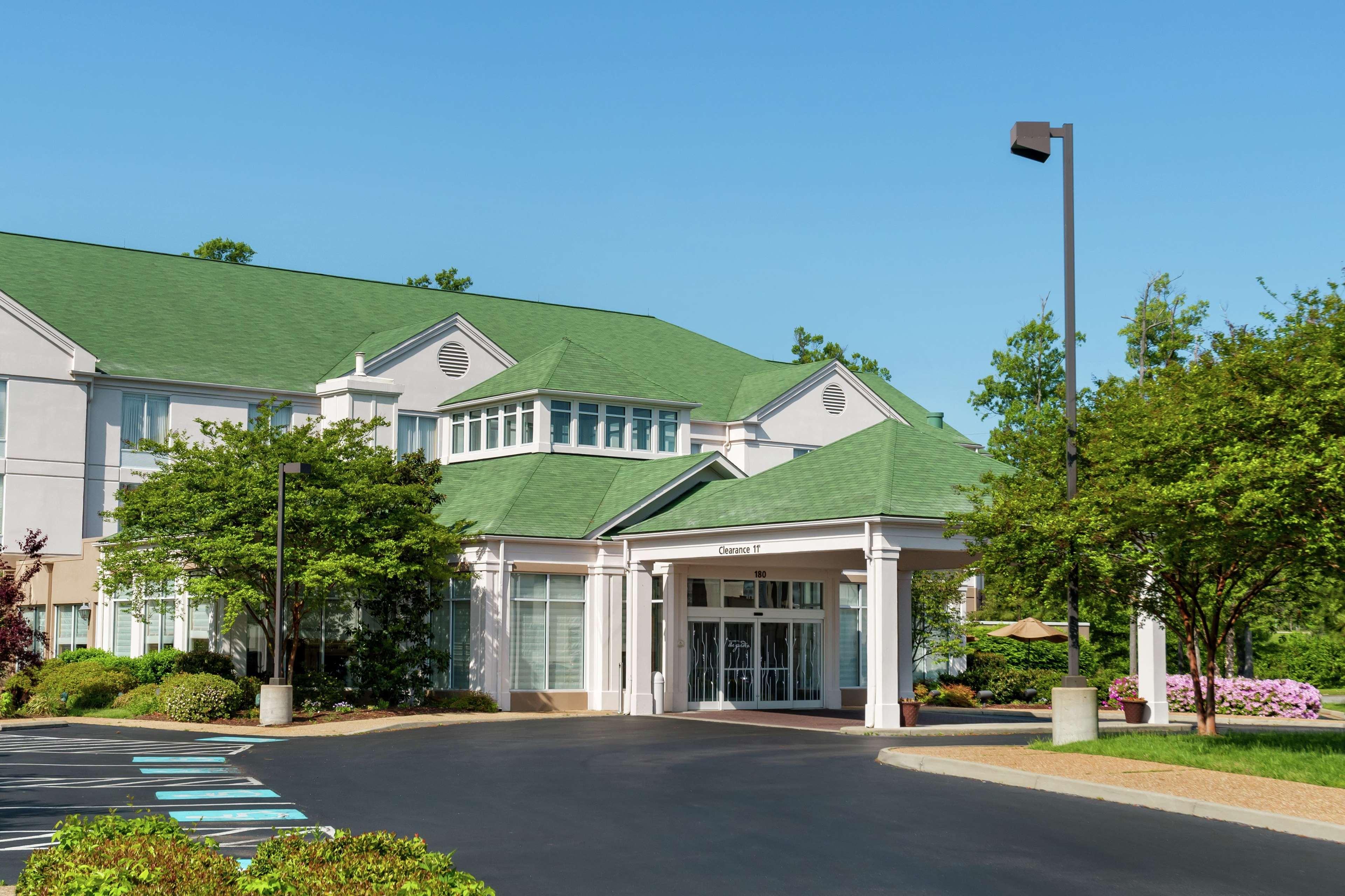 Hilton Garden Inn Newport News Extérieur photo
