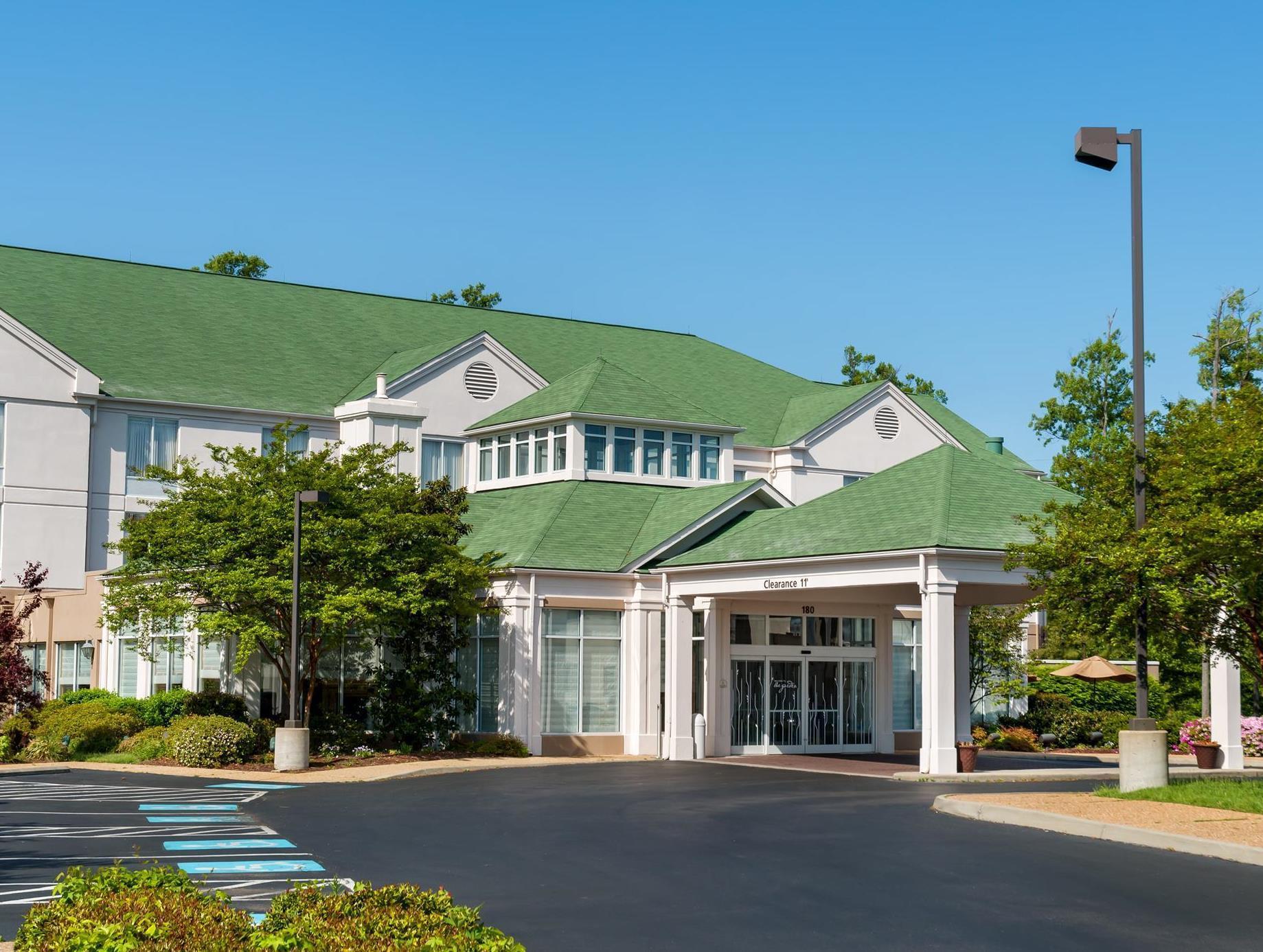 Hilton Garden Inn Newport News Extérieur photo