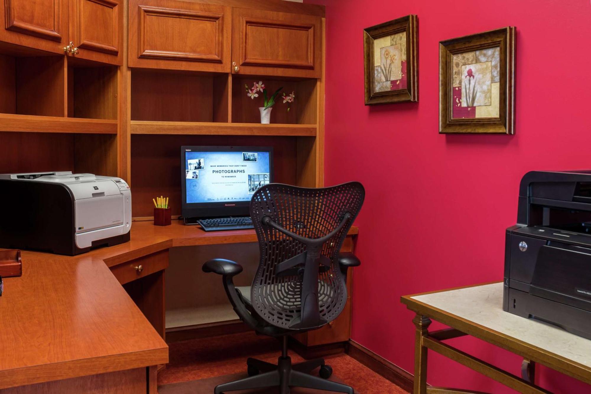 Hilton Garden Inn Newport News Extérieur photo
