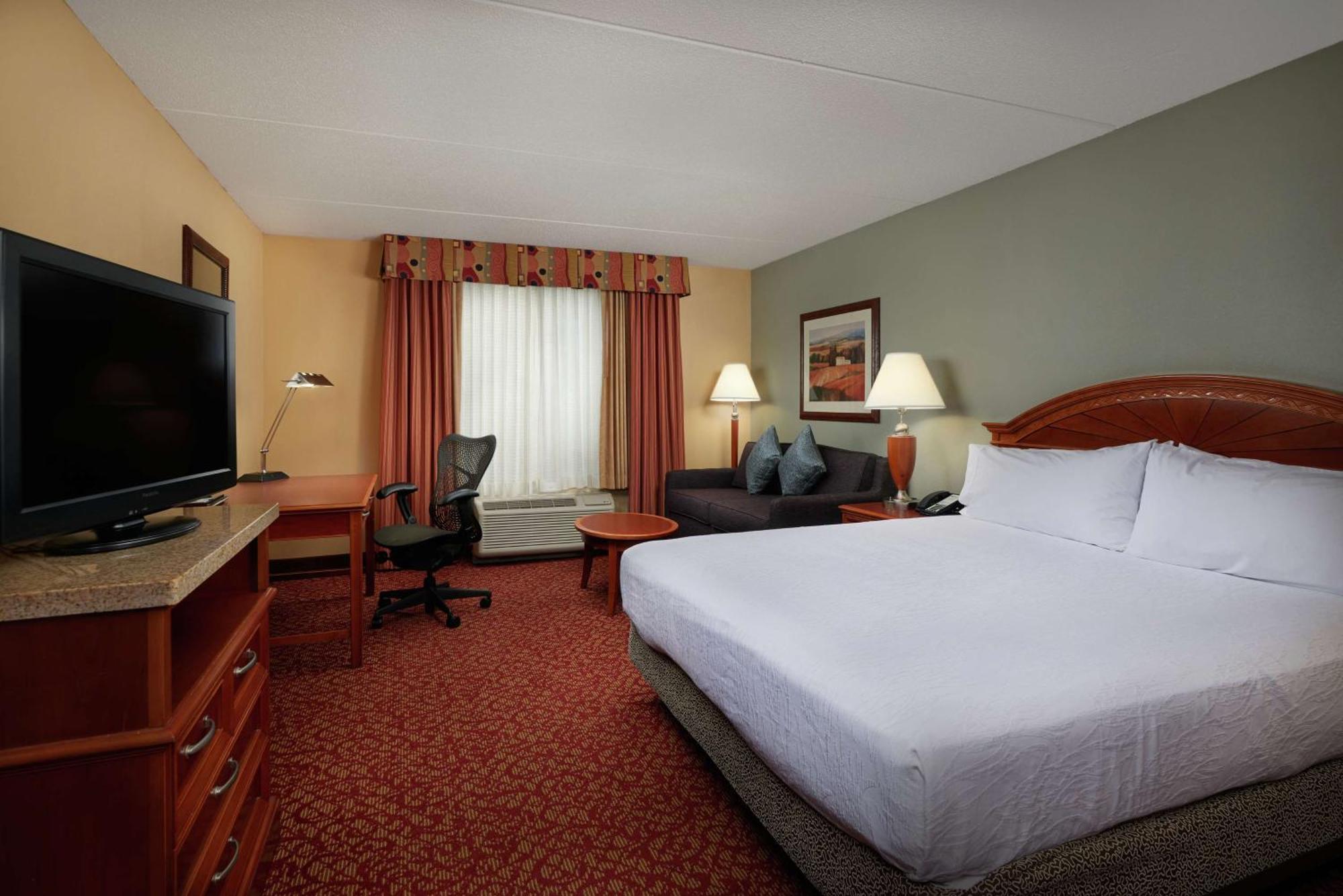 Hilton Garden Inn Newport News Extérieur photo