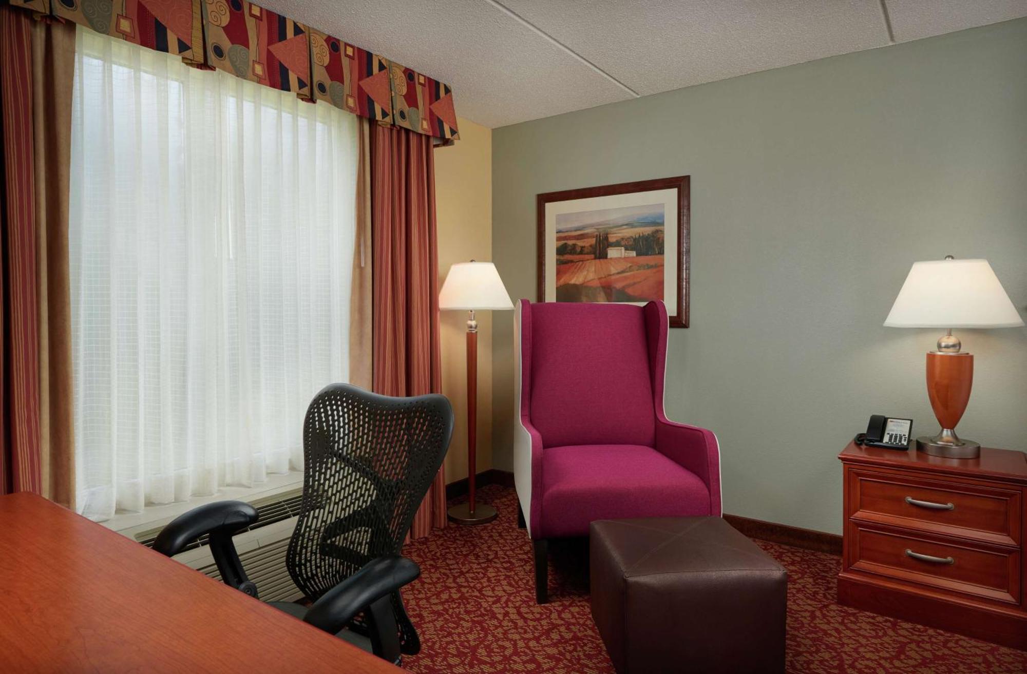 Hilton Garden Inn Newport News Extérieur photo