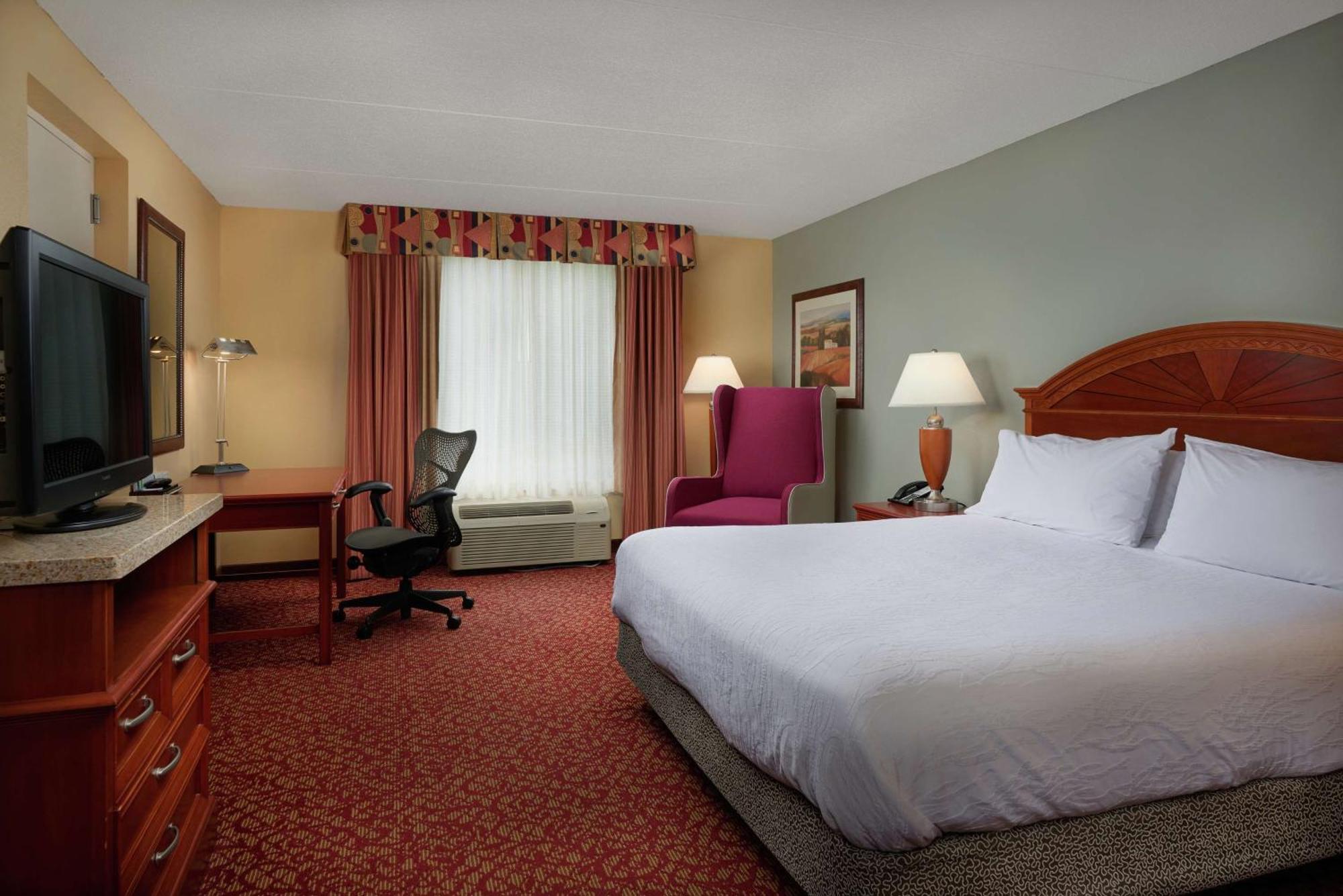 Hilton Garden Inn Newport News Extérieur photo
