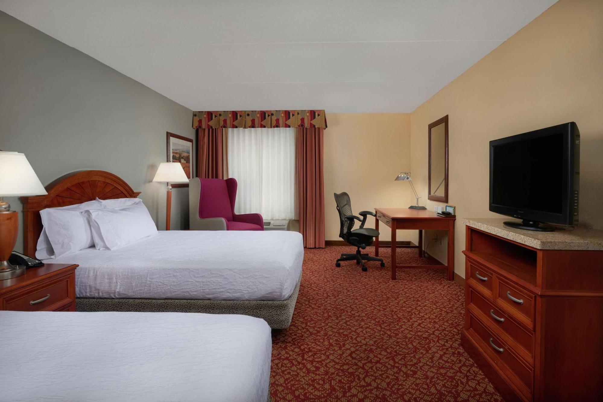 Hilton Garden Inn Newport News Extérieur photo