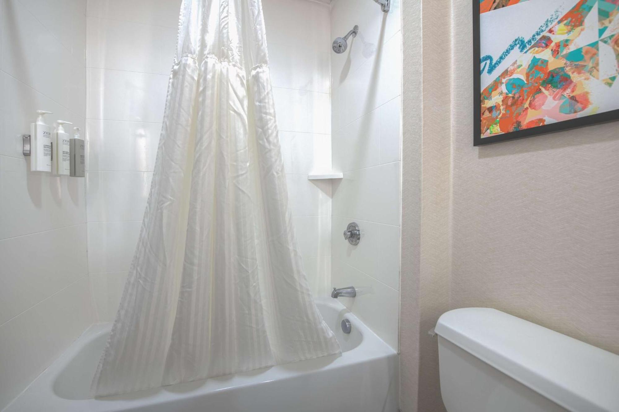 Hilton Garden Inn Newport News Extérieur photo