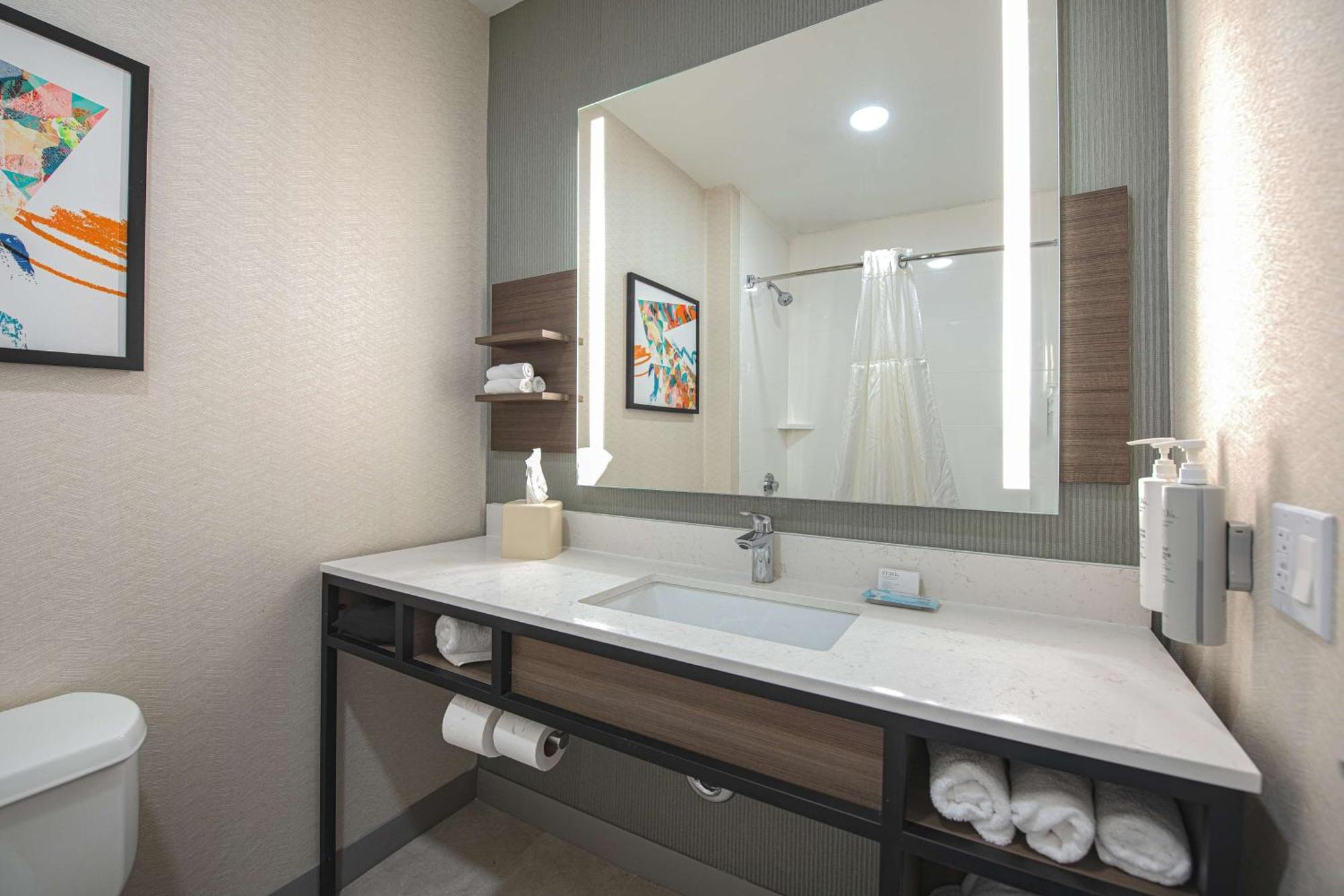 Hilton Garden Inn Newport News Extérieur photo
