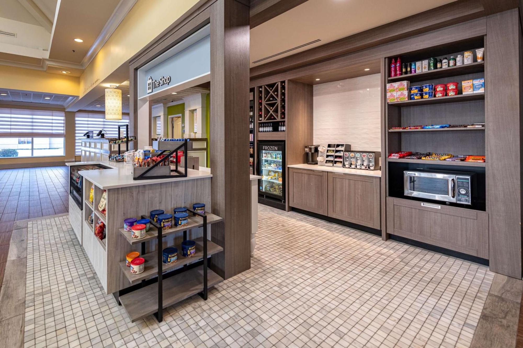 Hilton Garden Inn Newport News Extérieur photo