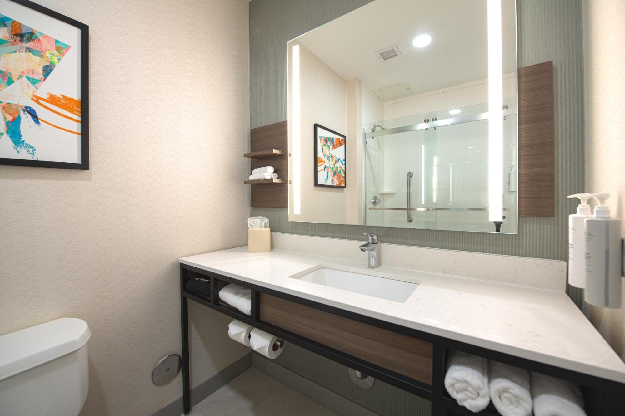 Hilton Garden Inn Newport News Extérieur photo